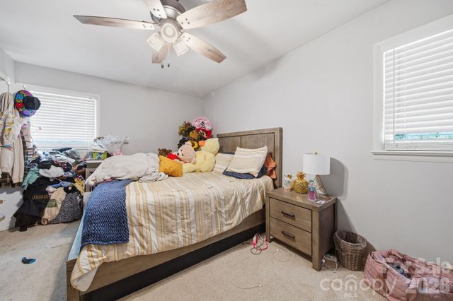 970 23rd Avenue NE, Hickory, NC 28601
