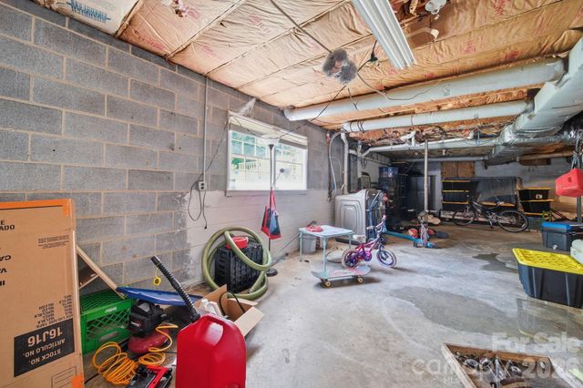970 23rd Avenue NE, Hickory, NC 28601