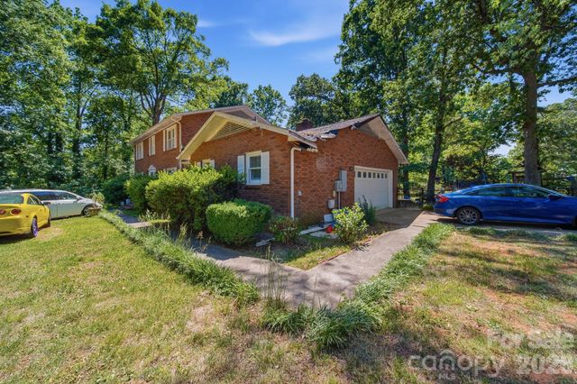 970 23rd Avenue NE, Hickory, NC 28601