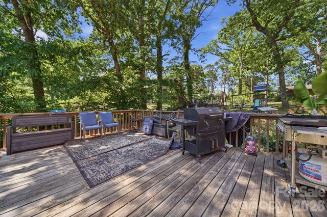 970 23rd Avenue NE, Hickory, NC 28601
