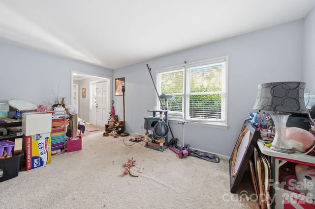 970 23rd Avenue NE, Hickory, NC 28601