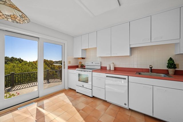 28 Old Nugent Farm 28, Gloucester, MA 01930