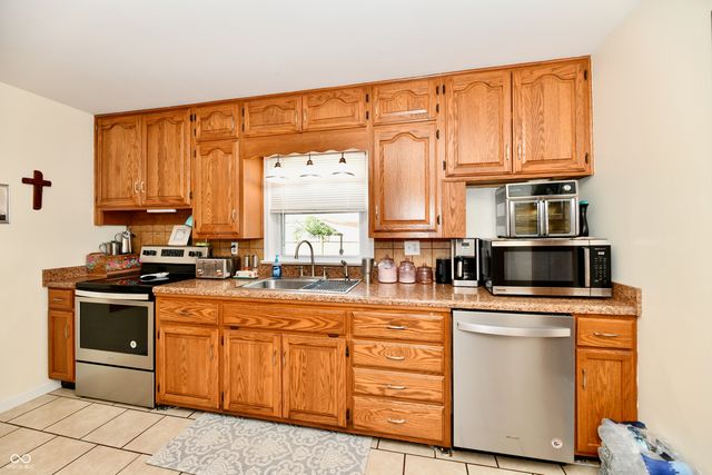 4020 S Lynhurst Drive, Indianapolis, IN 46221