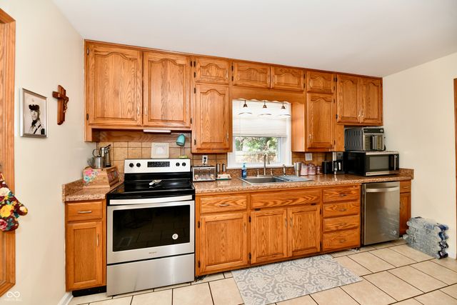 4020 S Lynhurst Drive, Indianapolis, IN 46221