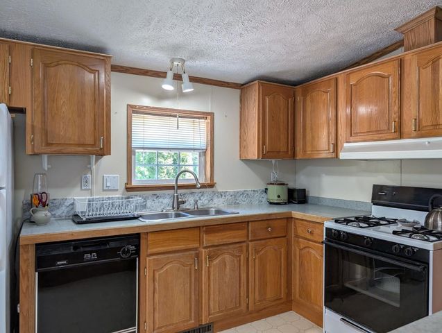 63 Sycamore Boulevard, Farmington, NH 03835