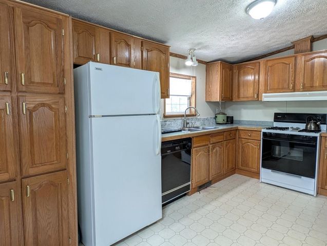 63 Sycamore Boulevard, Farmington, NH 03835