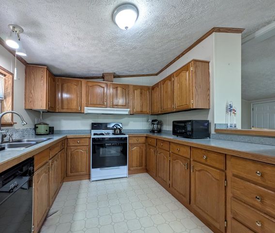 63 Sycamore Boulevard, Farmington, NH 03835