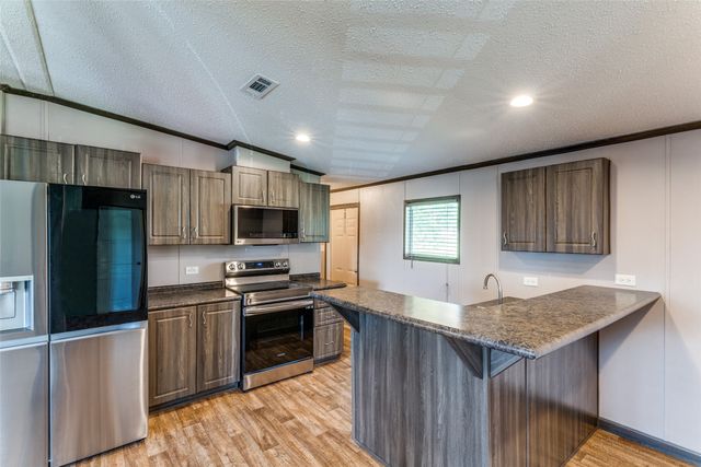 325 Hometown Way, Springtown, TX 76082