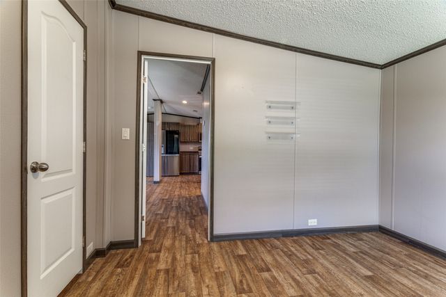325 Hometown Way, Springtown, TX 76082