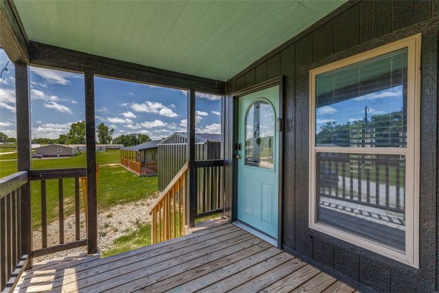 325 Hometown Way, Springtown, TX 76082
