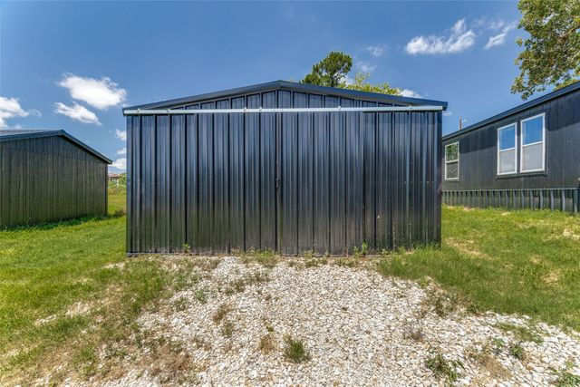 325 Hometown Way, Springtown, TX 76082