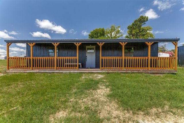 325 Hometown Way, Springtown, TX 76082