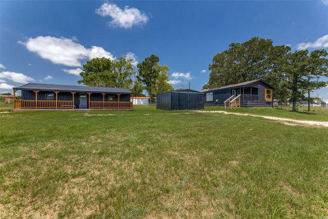 325 Hometown Way, Springtown, TX 76082