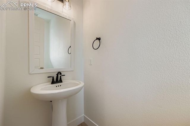 8076 Manor House Way, Colorado Springs, CO 80908