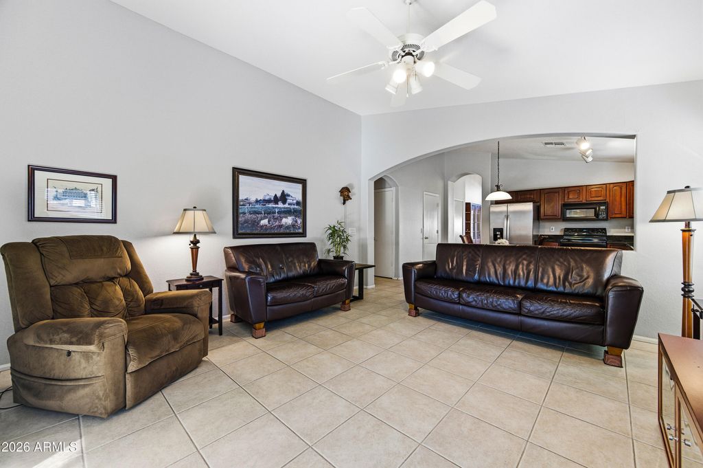 Image 13 of property listing at 42671 W ANNE Lane, Maricopa, AZ 85138