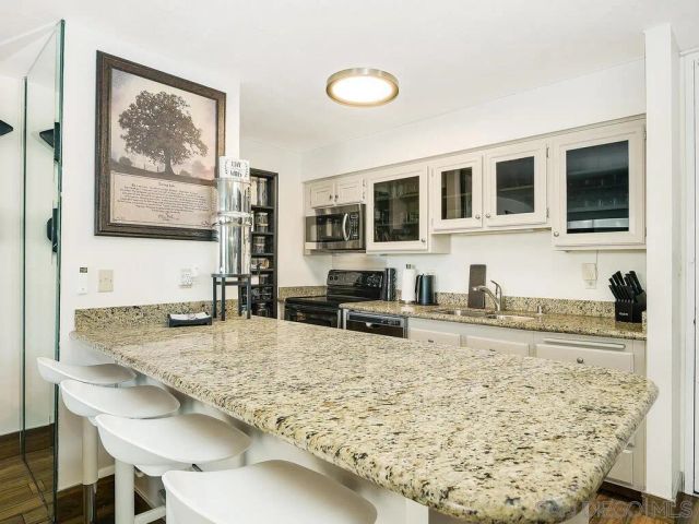 1830 Avenida Del Mundo 403, Coronado, CA 92118