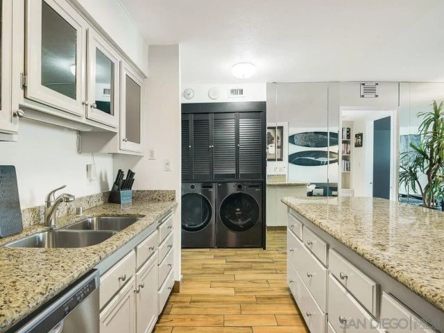 1830 Avenida Del Mundo 403, Coronado, CA 92118