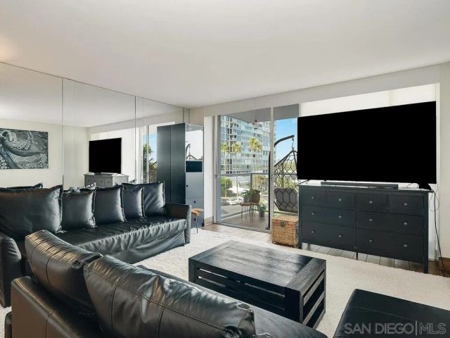 1830 Avenida Del Mundo 403, Coronado, CA 92118