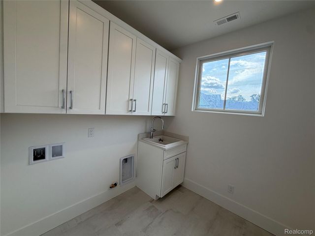409 S Center Street 28, Northville, MI 48167