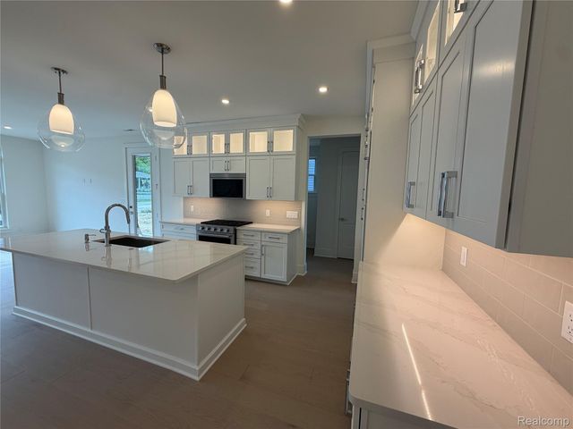 409 S Center Street 28, Northville, MI 48167