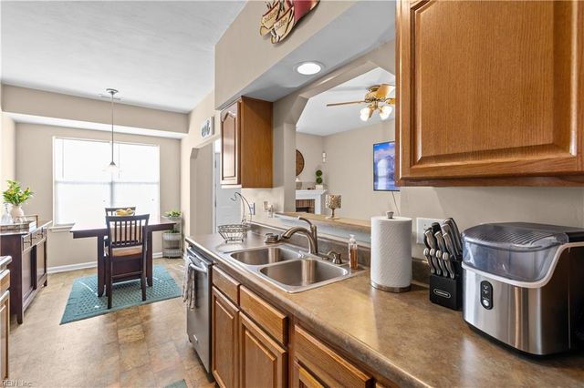 5627 Rivermill CIR, Portsmouth, VA 23703