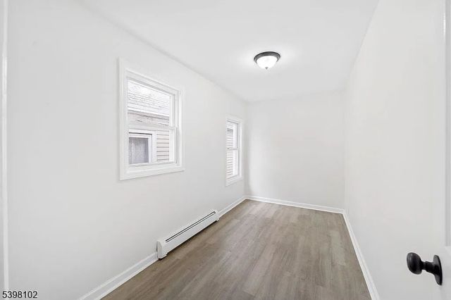 334 Pine St, Elizabeth City, NJ 07206