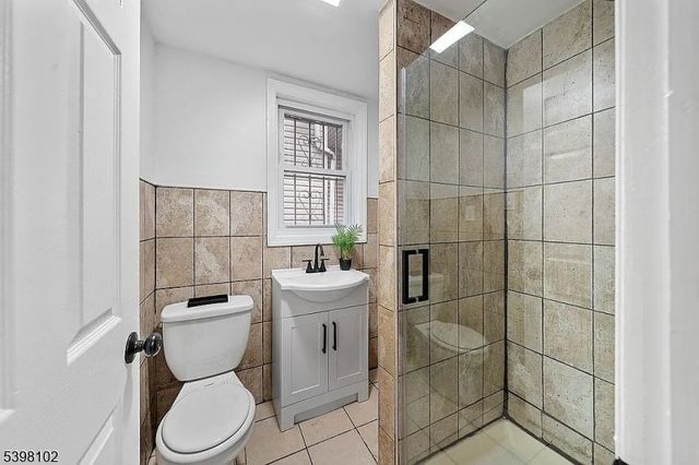 334 Pine St, Elizabeth City, NJ 07206