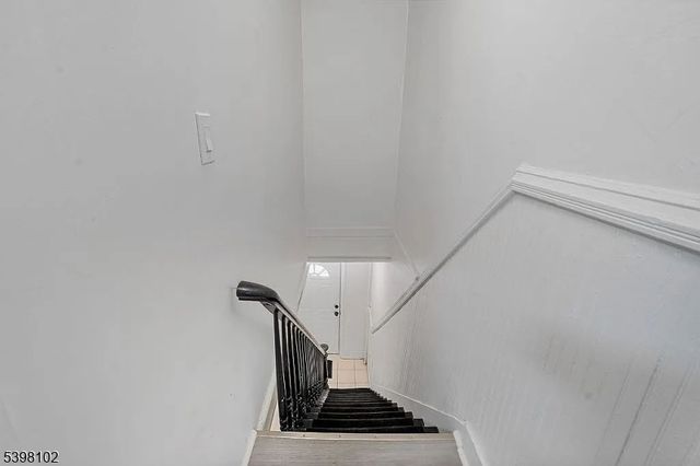 334 Pine St, Elizabeth City, NJ 07206