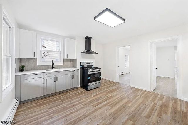 334 Pine St, Elizabeth City, NJ 07206