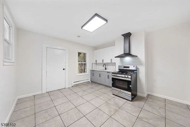 334 Pine St, Elizabeth City, NJ 07206