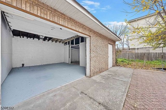 334 Pine St, Elizabeth City, NJ 07206