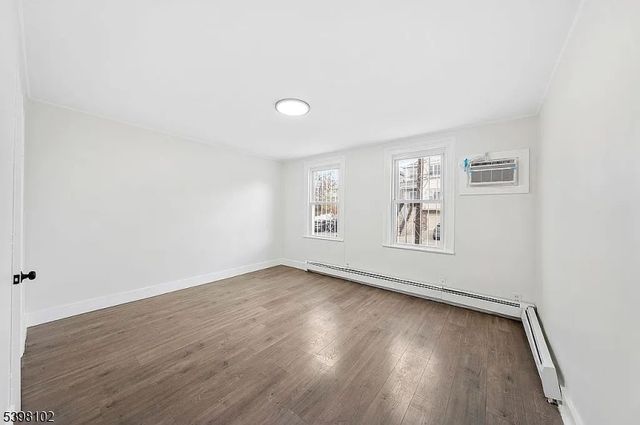 334 Pine St, Elizabeth City, NJ 07206