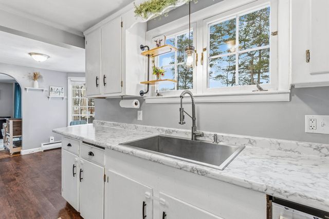 86 Lamprey Street, Manchester, NH 03102