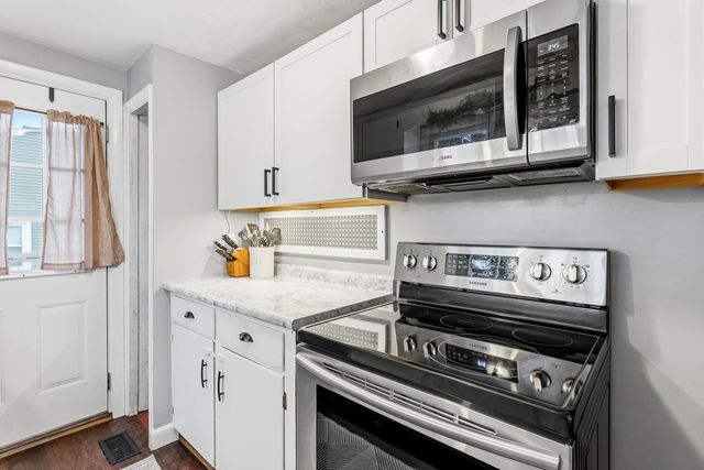 86 Lamprey Street, Manchester, NH 03102