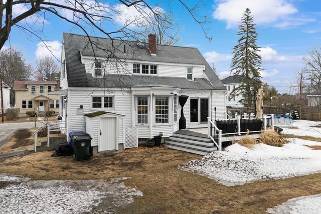 86 Lamprey Street, Manchester, NH 03102