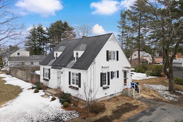 86 Lamprey Street, Manchester, NH 03102