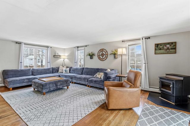 86 Lamprey Street, Manchester, NH 03102