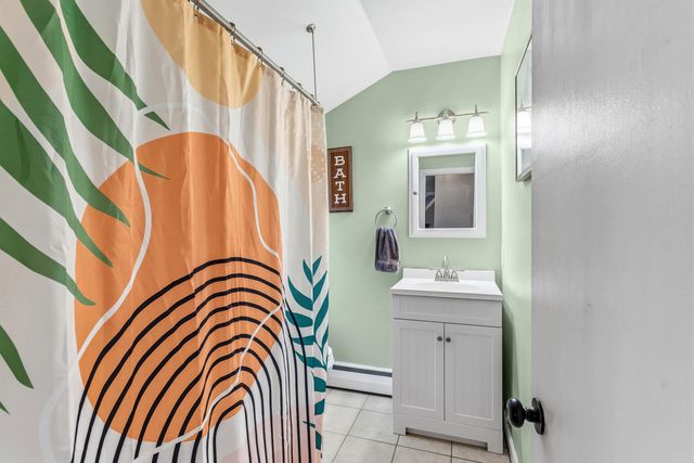 86 Lamprey Street, Manchester, NH 03102