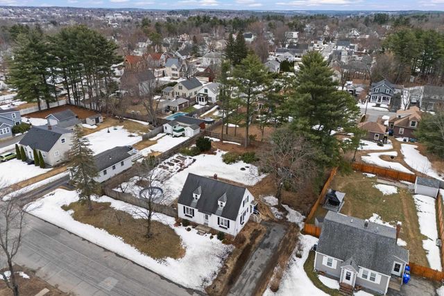 86 Lamprey Street, Manchester, NH 03102