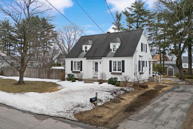 86 Lamprey Street, Manchester, NH 03102
