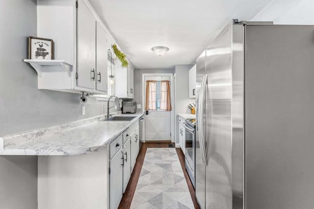 86 Lamprey Street, Manchester, NH 03102