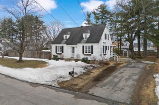 86 Lamprey Street, Manchester, NH 03102