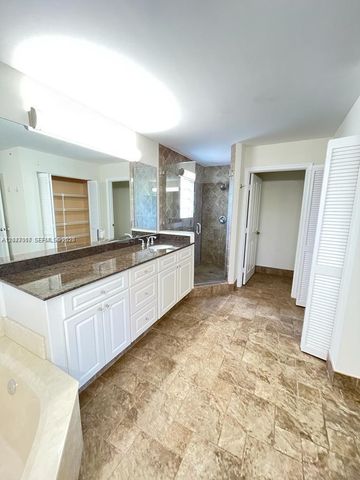558 Stonemont Dr 558, Weston, FL 33326