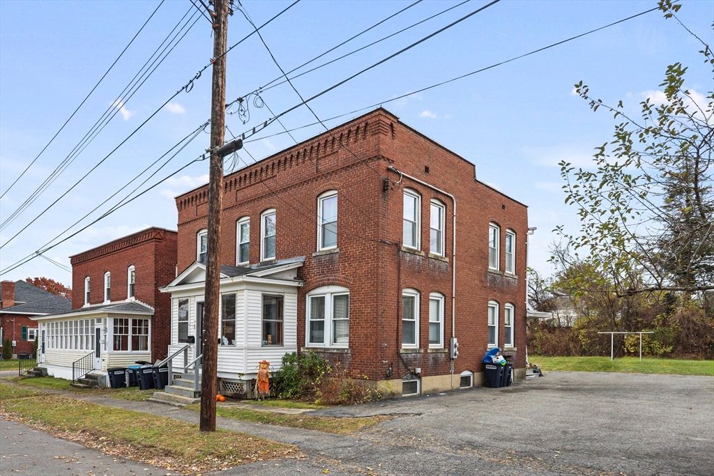 40-42 Pembroke Ave, Pittsfield, MA 01201