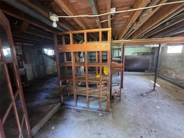 533 S 8th Street, Lindenhurst, NY 11757