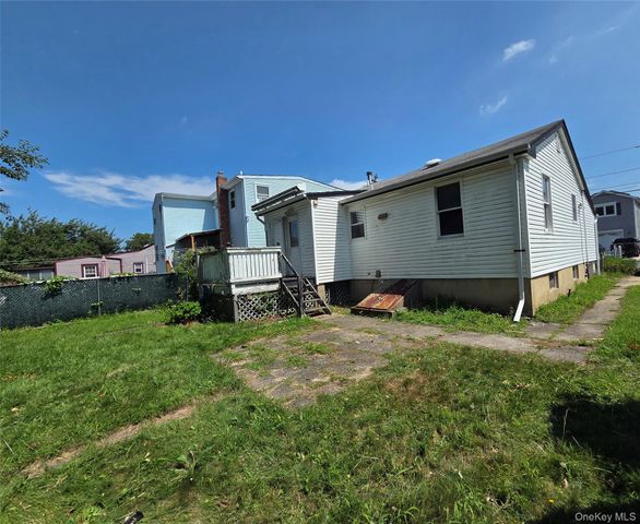 533 S 8th Street, Lindenhurst, NY 11757
