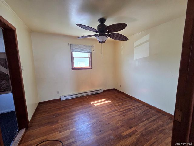 533 S 8th Street, Lindenhurst, NY 11757