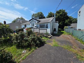 533 S 8th Street, Lindenhurst, NY 11757
