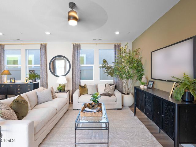 212 Citron Avenue, Piru, CA 93040