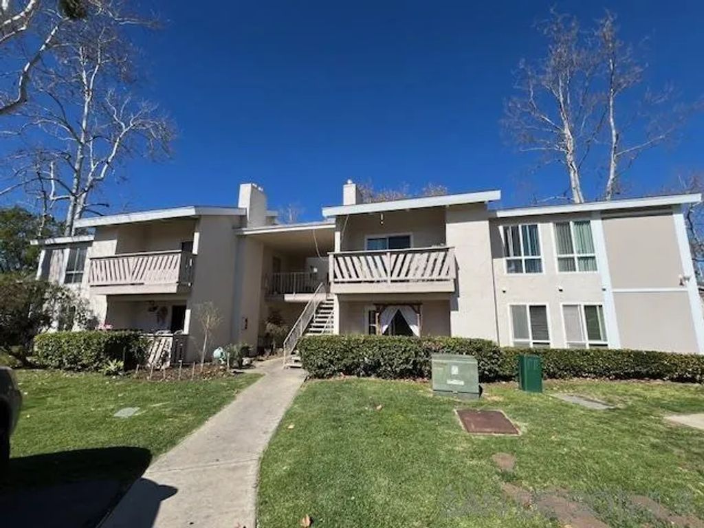 521 Sandalwood Pl 8, Escondido, CA 92027